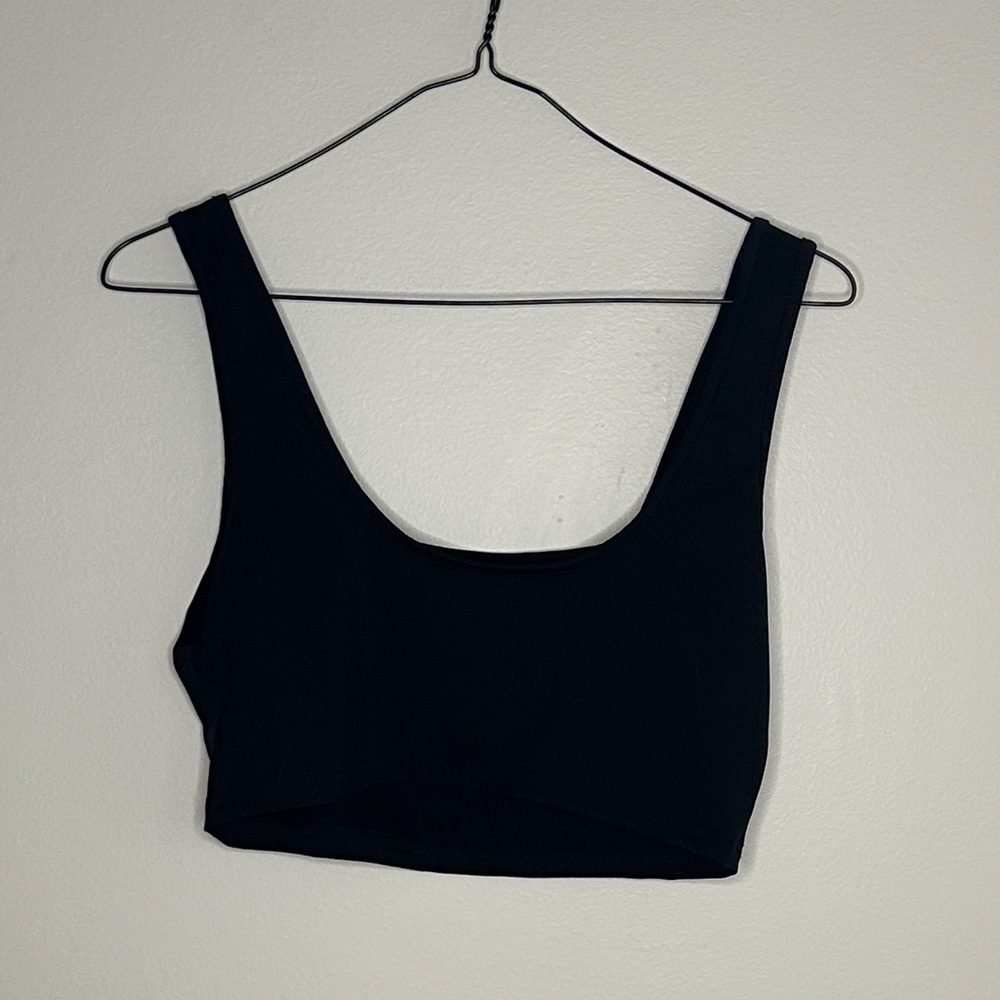 SHEIN Elegant Black Crop Top